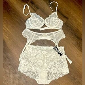 White lace Gossard 3 piece lingerie set with high rise panty 34C bra